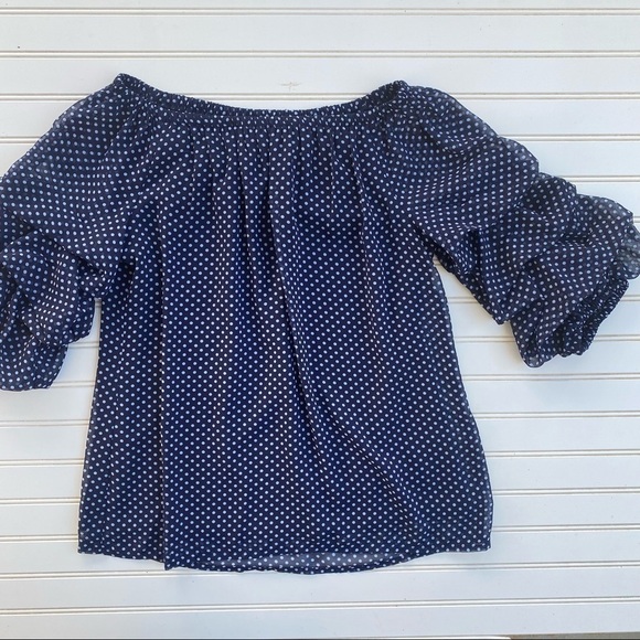 Ruffle sleeves blouse Size Medium - Picture 6 of 12